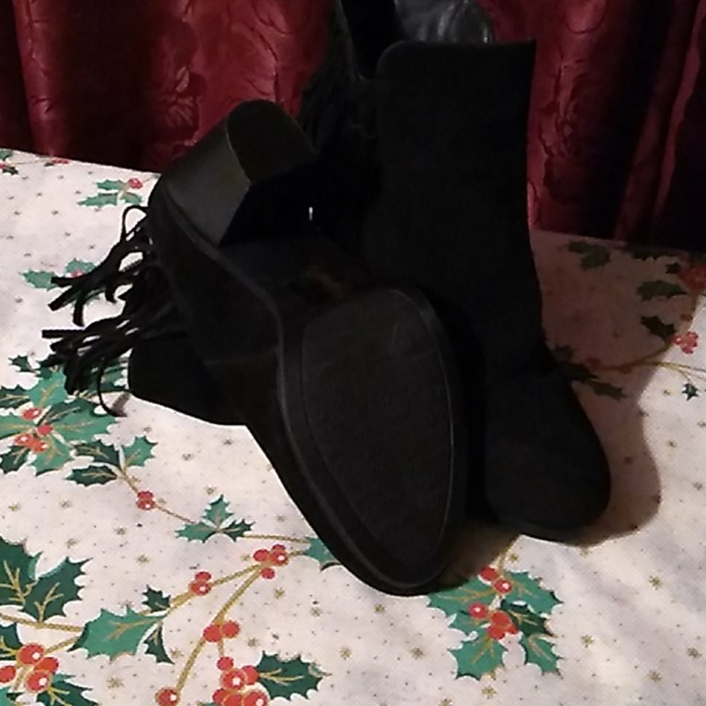 Shoes - Picture 4 of 4